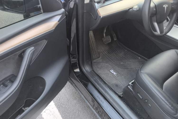 Used Tesla Model Y 2022 Rear-Wheel-Drive Version Driver Seat