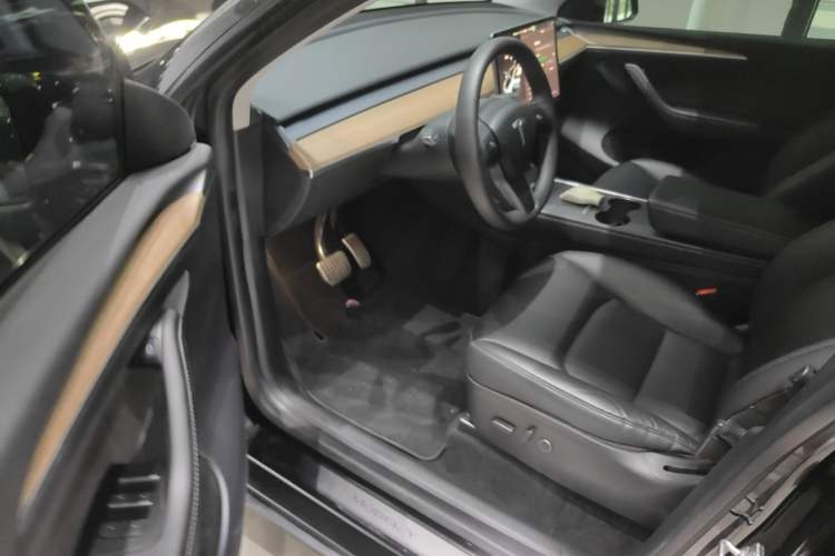 Used Tesla Model Y 2022 Rear-Wheel-Drive Version Driver Seat
