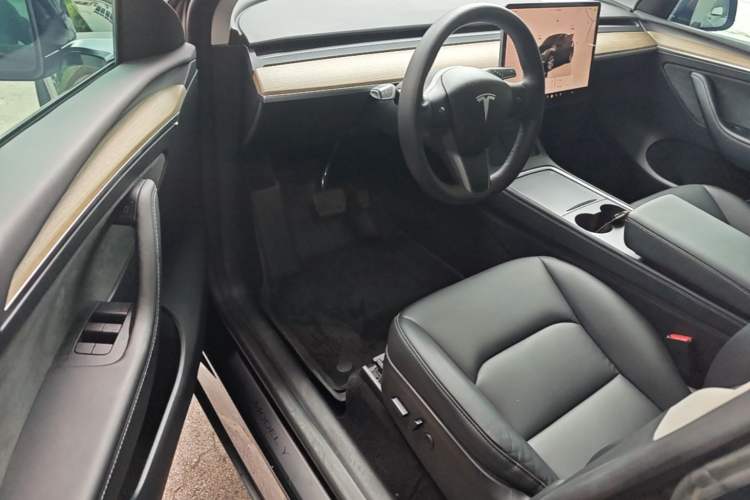 Used Tesla Model Y 2022 Revised Version Rear-Wheel Drive Driver Seat