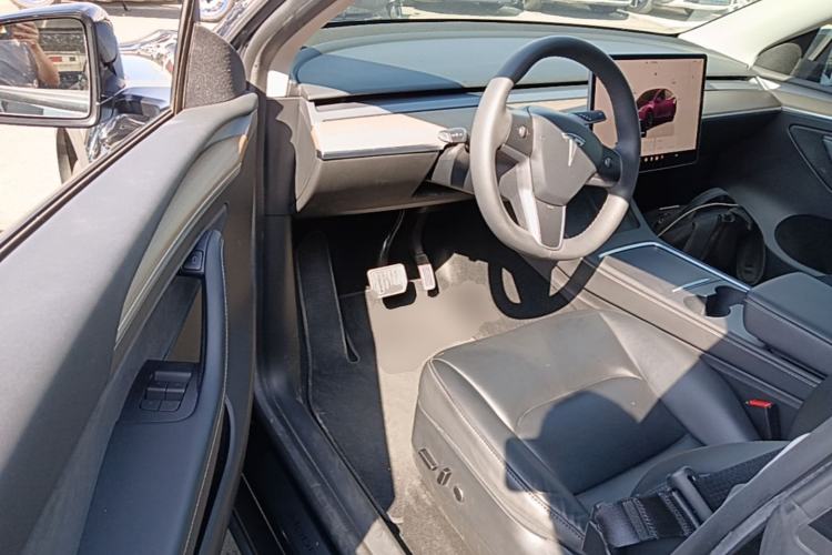 Used Tesla Model Y 2022 Rear-Wheel-Drive Version Driver Seat