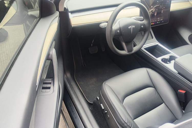 Used Tesla Model Y 2022 Revised Version Rear-Wheel Drive Driver Seat