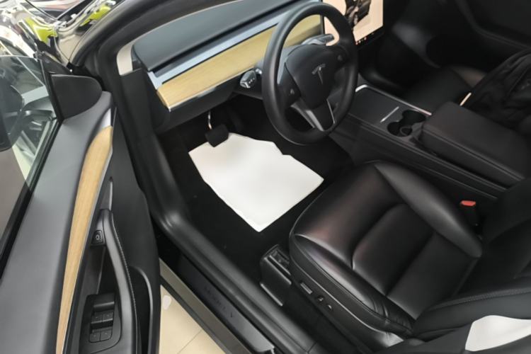 Used Tesla Model Y 2022 Rear-Wheel-Drive Version Driver Seat
