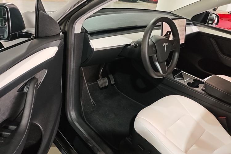 Used Tesla Model Y 2022 Rear-Wheel-Drive Version Driver Seat