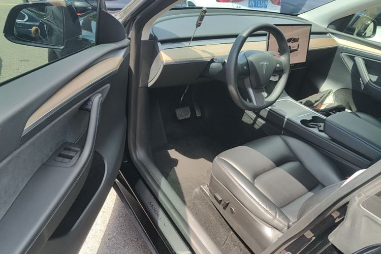 Used Tesla Model Y 2022 Rear-Wheel-Drive Version Driver Seat