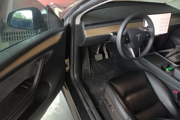 Used Tesla Model Y 2022 Rear-Wheel-Drive Version Driver Seat