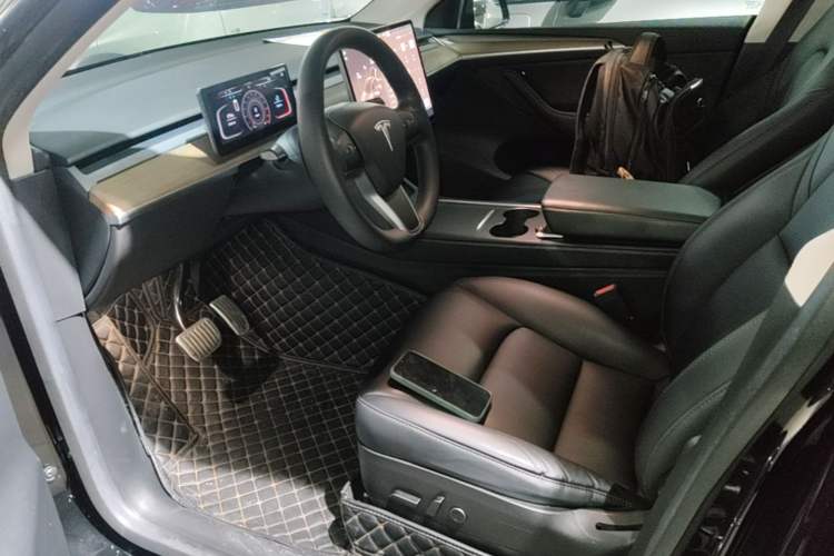 Used Tesla Model Y 2022 Rear-Wheel-Drive Version Driver Seat