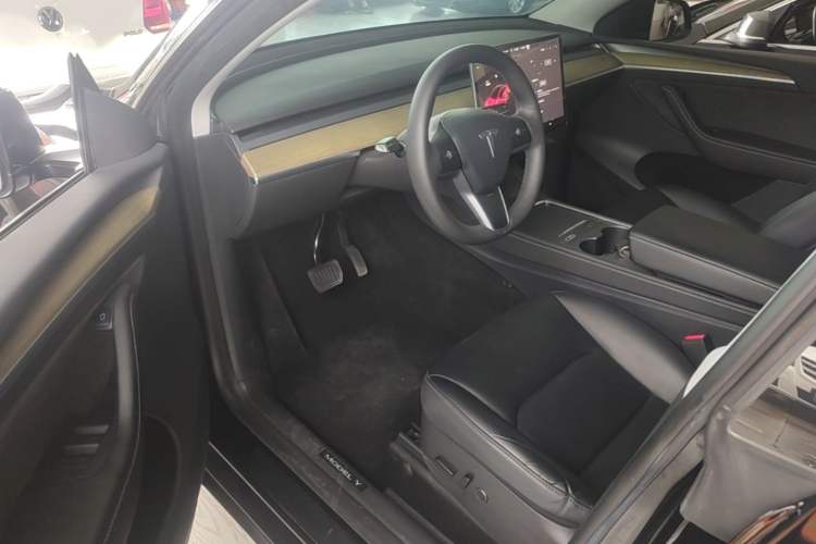 Used Tesla Model Y 2022 Revised Version Rear-Wheel Drive Driver Seat