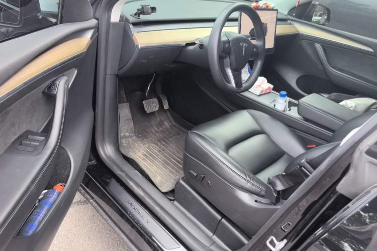 Used Tesla Model Y 2022 Rear-Wheel-Drive Version Driver Seat