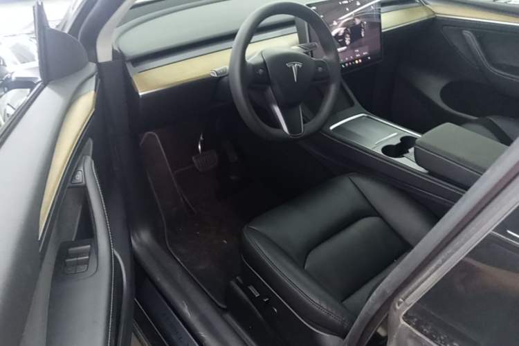 Used Tesla Model Y 2022 Revised Version Rear-Wheel Drive Driver Seat