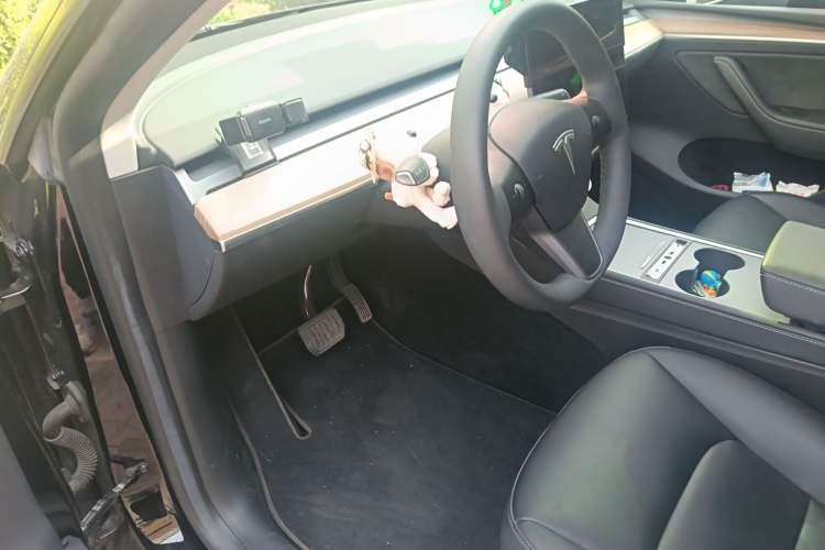 Used Tesla Model Y 2022 Rear-Wheel-Drive Version Driver Seat