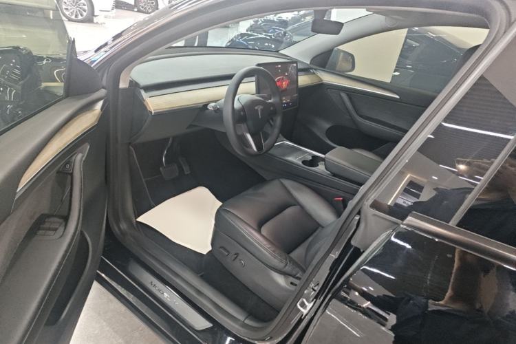 Used Tesla Model Y 2022 Rear-Wheel-Drive Version Driver Seat