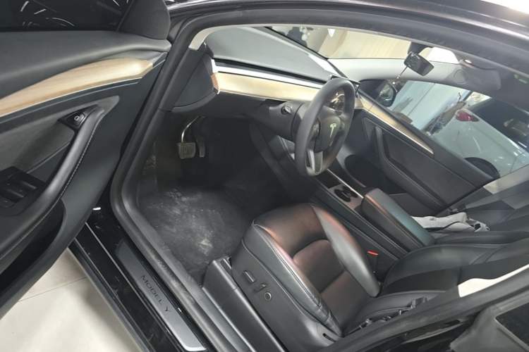 Used Tesla Model Y 2022 Rear-Wheel-Drive Version Driver Seat