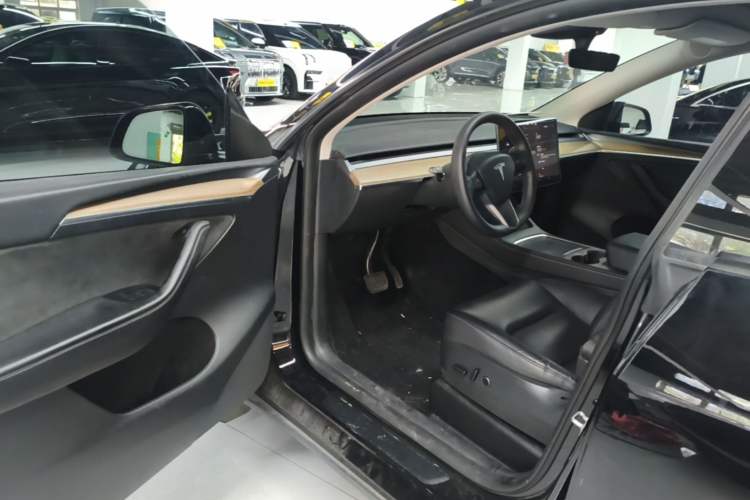 Used Tesla Model Y 2022 Rear-Wheel-Drive Version Driver Seat