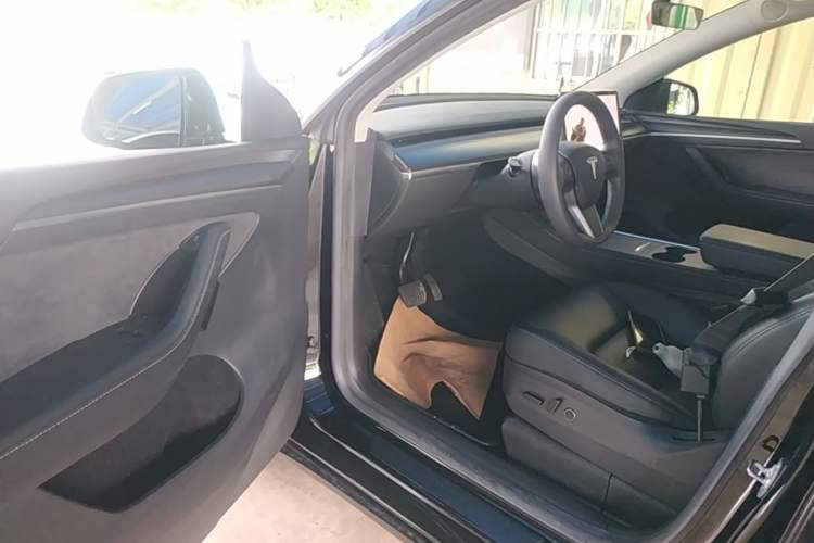 Used Tesla Model Y 2022 Rear-Wheel-Drive Version Driver Seat
