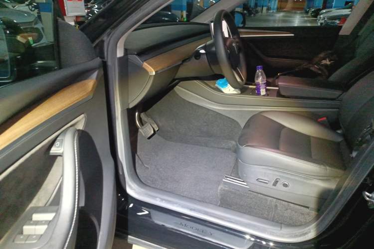 Used Tesla Model Y 2022 Rear-Wheel-Drive Version Driver Seat