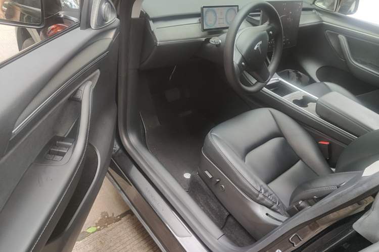 Used Tesla Model Y 2022 Rear-Wheel-Drive Version Driver Seat