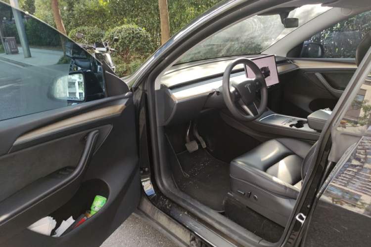 Used Tesla Model Y 2022 Rear-Wheel-Drive Version Driver Seat