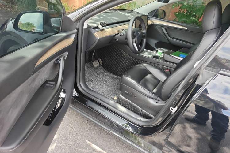Used Tesla Model Y 2022 Rear-Wheel-Drive Version Driver Seat