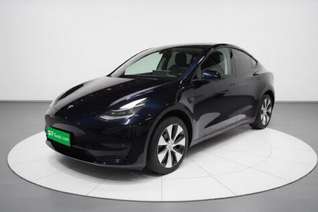 Ojetý Tesla Model Y 2022 Rear-Wheel-Drive Version
