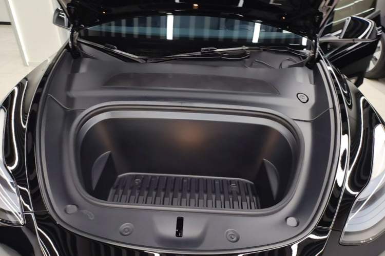 Used Tesla Model Y 2022 Revised Version Rear-Wheel Drive Engine Bay