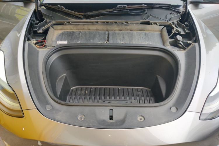 Used Tesla Model Y 2022 Rear-Wheel-Drive Version Engine Bay