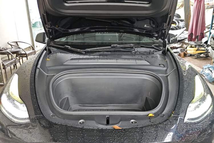 Used Tesla Model Y 2022 Rear-Wheel-Drive Version Engine Bay
