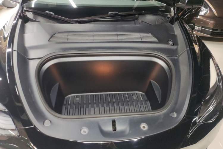 Used Tesla Model Y 2022 Rear-Wheel-Drive Version Engine Bay
