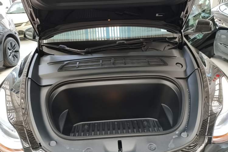 Used Tesla Model Y 2022 Revised Version Rear-Wheel Drive Engine Bay