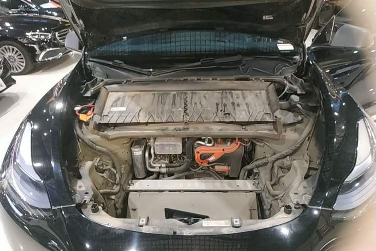 Used Tesla Model Y 2022 Revised Version Long-Range All-Wheel Drive Engine Bay