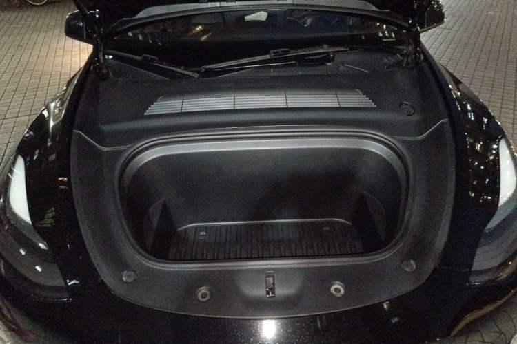 Used Tesla Model Y 2022 Rear-Wheel-Drive Version Engine Bay