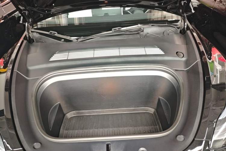 Used Tesla Model Y 2022 Revised Version Rear-Wheel Drive Engine Bay