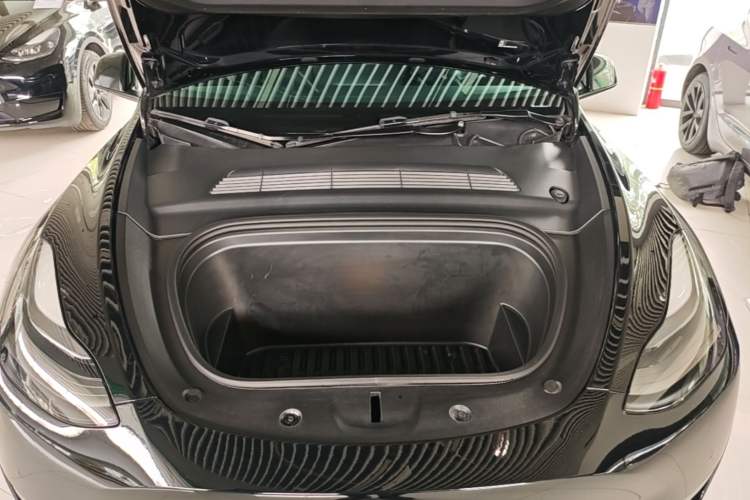 Used Tesla Model Y 2022 Rear-Wheel-Drive Version Engine Bay