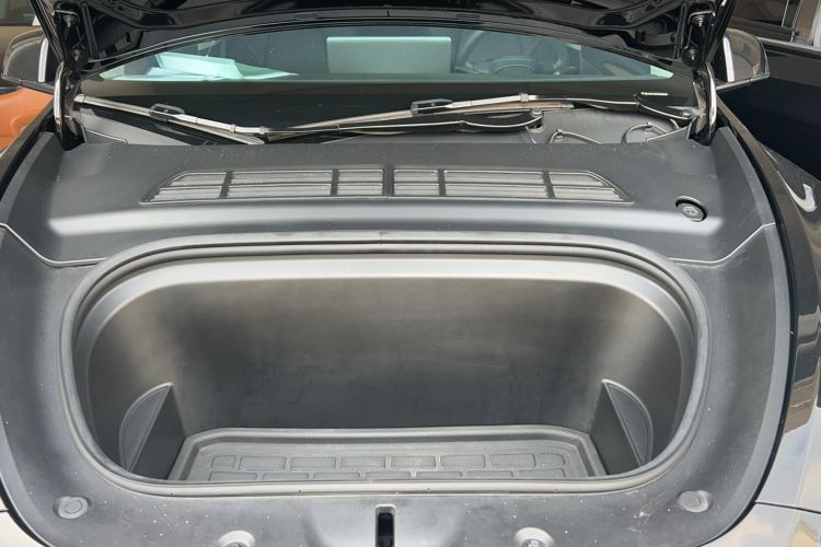 Used Tesla Model Y 2022 Rear-Wheel-Drive Version Engine Bay