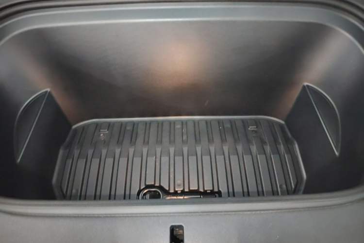 Used Tesla Model Y 2022 Revised Version Rear-Wheel Drive Engine Bay