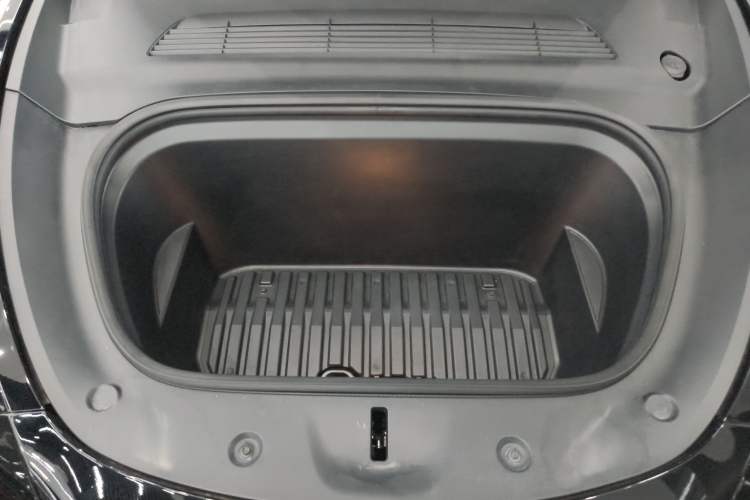 Used Tesla Model Y 2022 Rear-Wheel-Drive Version Engine Bay