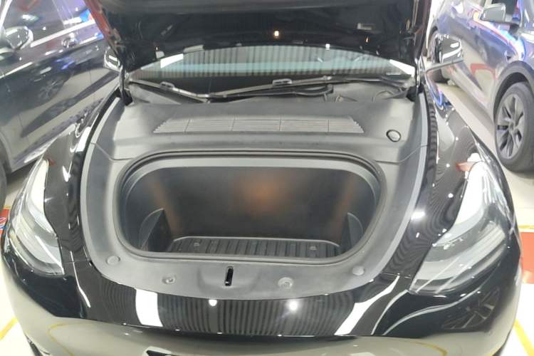 Used Tesla Model Y 2022 Rear-Wheel-Drive Version Engine Bay