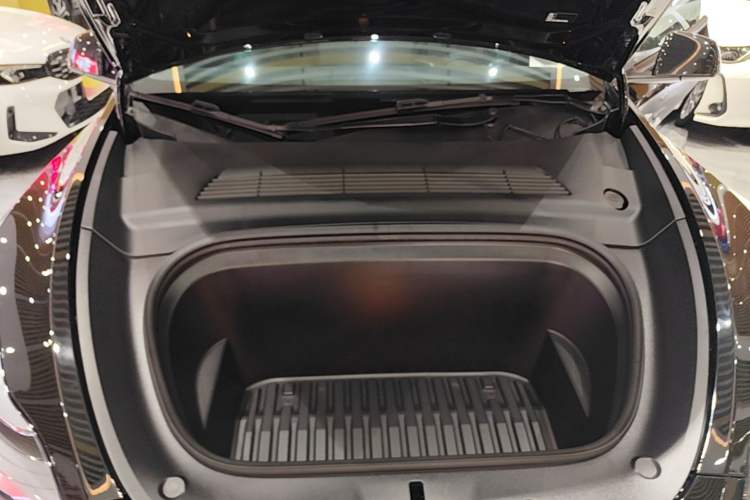 Used Tesla Model Y 2022 Revised Version Rear-Wheel Drive Engine Bay