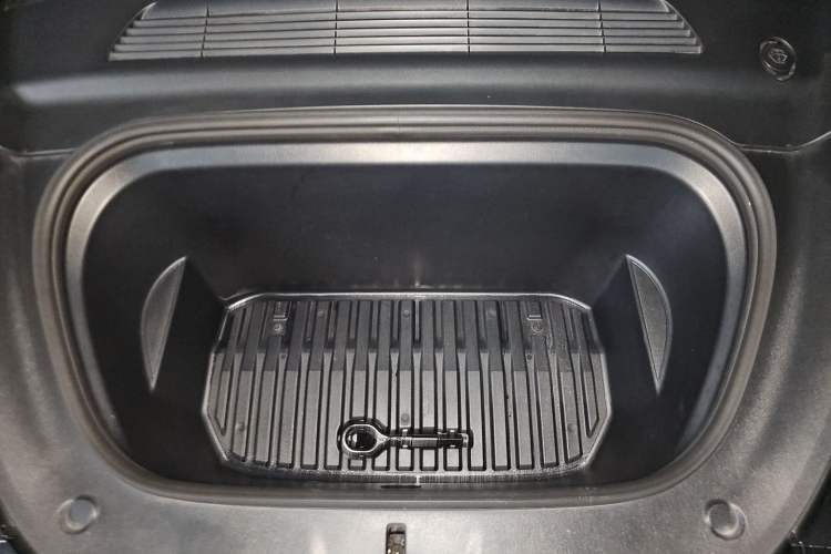 Used Tesla Model Y 2022 Revised Version Rear-Wheel Drive Engine Bay