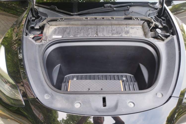 Used Tesla Model Y 2022 Rear-Wheel-Drive Version Engine Bay
