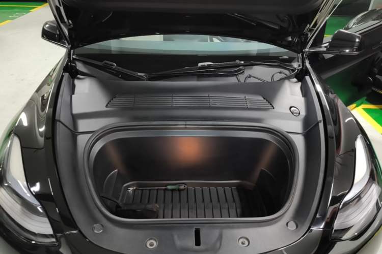 Used Tesla Model Y 2022 Performance High-Performance All-Wheel-Drive Version Engine Bay