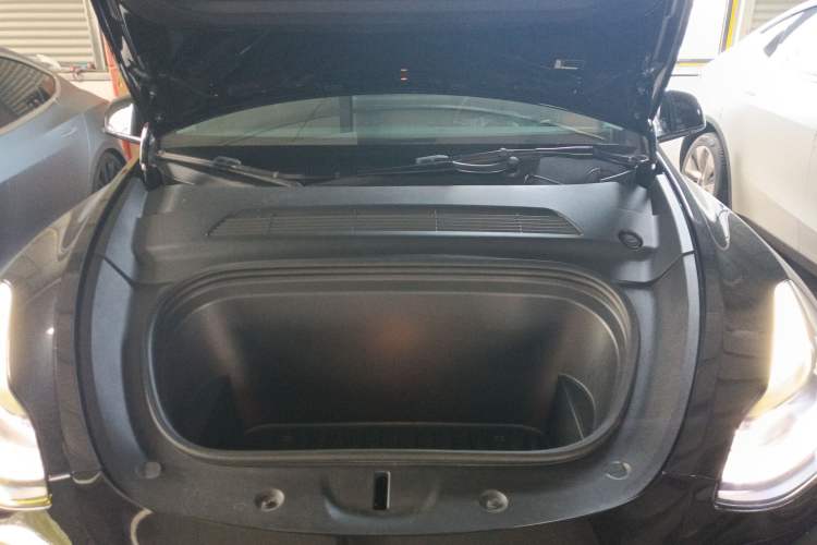 Used Tesla Model Y 2022 Rear-Wheel-Drive Version Engine Bay