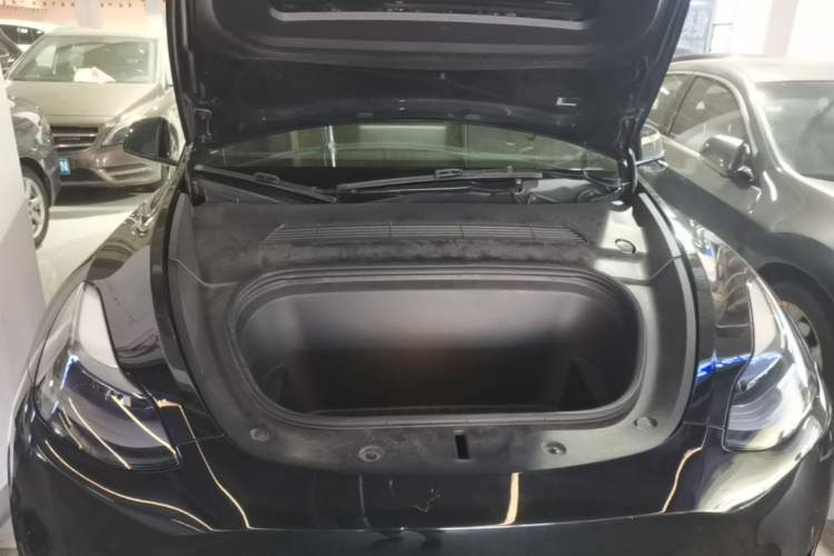 Used Tesla Model Y 2022 Rear-Wheel-Drive Version Engine Bay