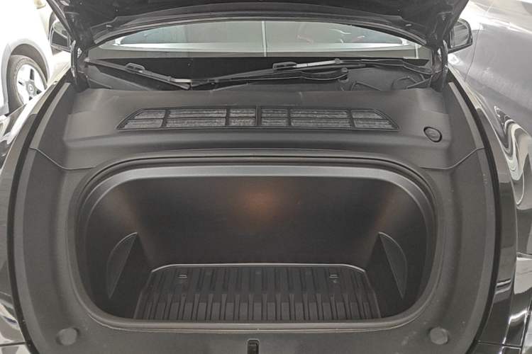 Used Tesla Model Y 2022 Rear-Wheel-Drive Version Engine Bay