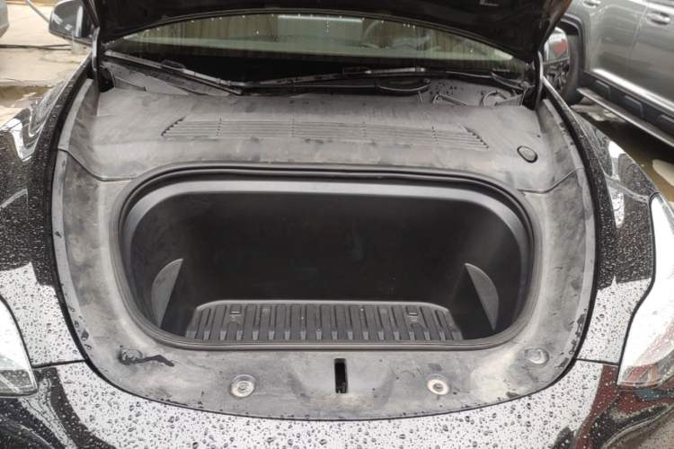 Used Tesla Model Y 2022 Rear-Wheel-Drive Version Engine Bay