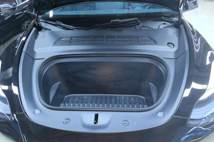 Used Tesla Model Y 2022 Revised Version Rear-Wheel Drive Engine Bay
