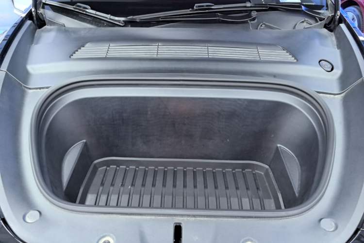 Used Tesla Model Y 2022 Revised Version Rear-Wheel Drive Engine Bay