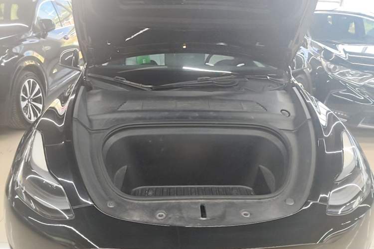 Used Tesla Model Y 2022 Rear-Wheel-Drive Version Engine Bay