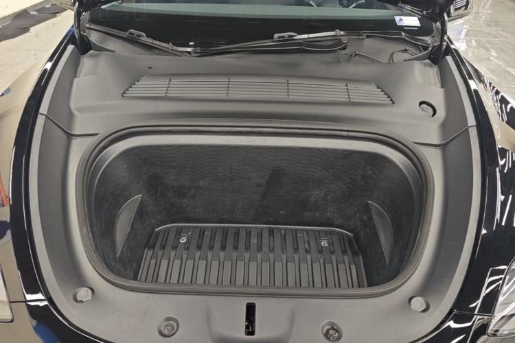 Used Tesla Model Y 2022 Rear-Wheel-Drive Version Engine Bay
