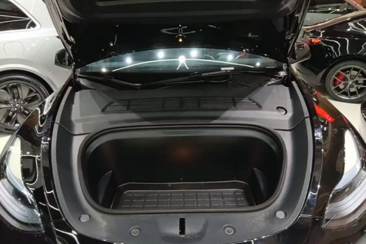 Used Tesla Model Y 2022 Revised Version Rear-Wheel Drive Engine Bay