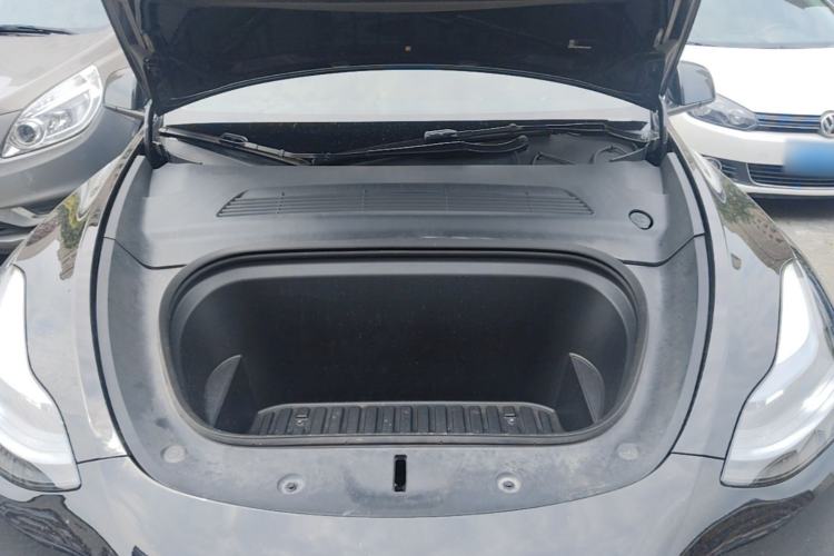 Used Tesla Model Y 2022 Rear-Wheel-Drive Version Engine Bay